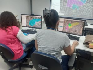 As oficinas de territorialização tem como finalidade projetar as seis microáreas por equipe em cada unidade da área programática 5.2 para compor junto com as outras APs o CEMAPS a ser lançado no 2º semestre de 2022 junto com todas as outras áreas do Município do Rio de Janeiro.